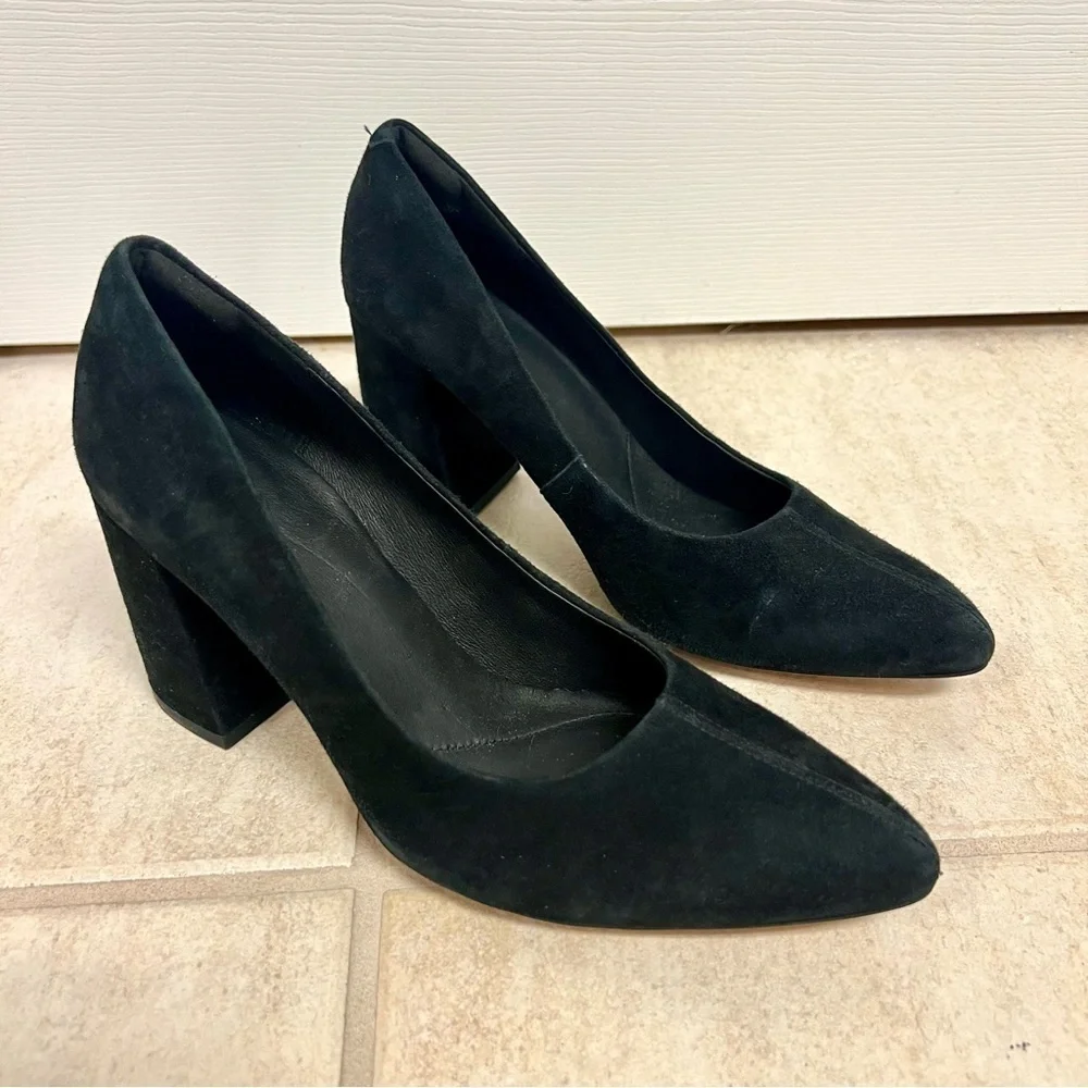 NWT CLARKS Laina85 Court Womens Pump Black Suede US Size 8.5M Preppy minimalist